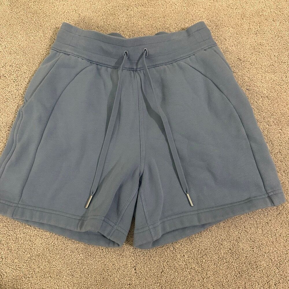 Lululemon scuba high rise 5” short blue willow women size 4